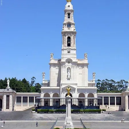 300 Metros Do Santuario De T4 Apartment