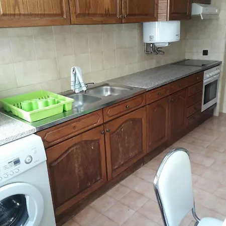 Apartment 300 Metros Do Santuario De T4 Fatima