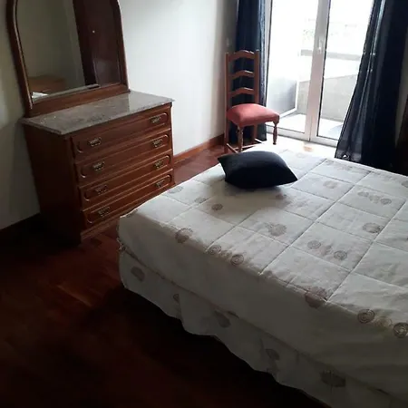 Apartment 300 Metros Do Santuario De T4 Fatima