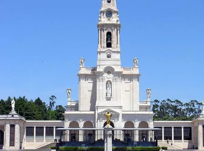 300 Metros Do Santuario De T4 Apartman