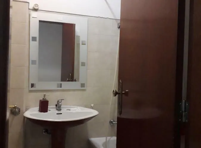 300 Metros Do Santuario De T4 Apartman *