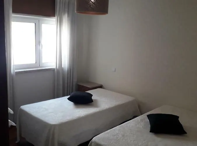 300 Metros Do Santuario De T4 Apartman *