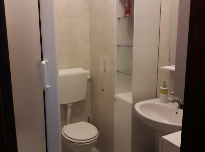 شقة 300 Metros Do Santuario De T4 *